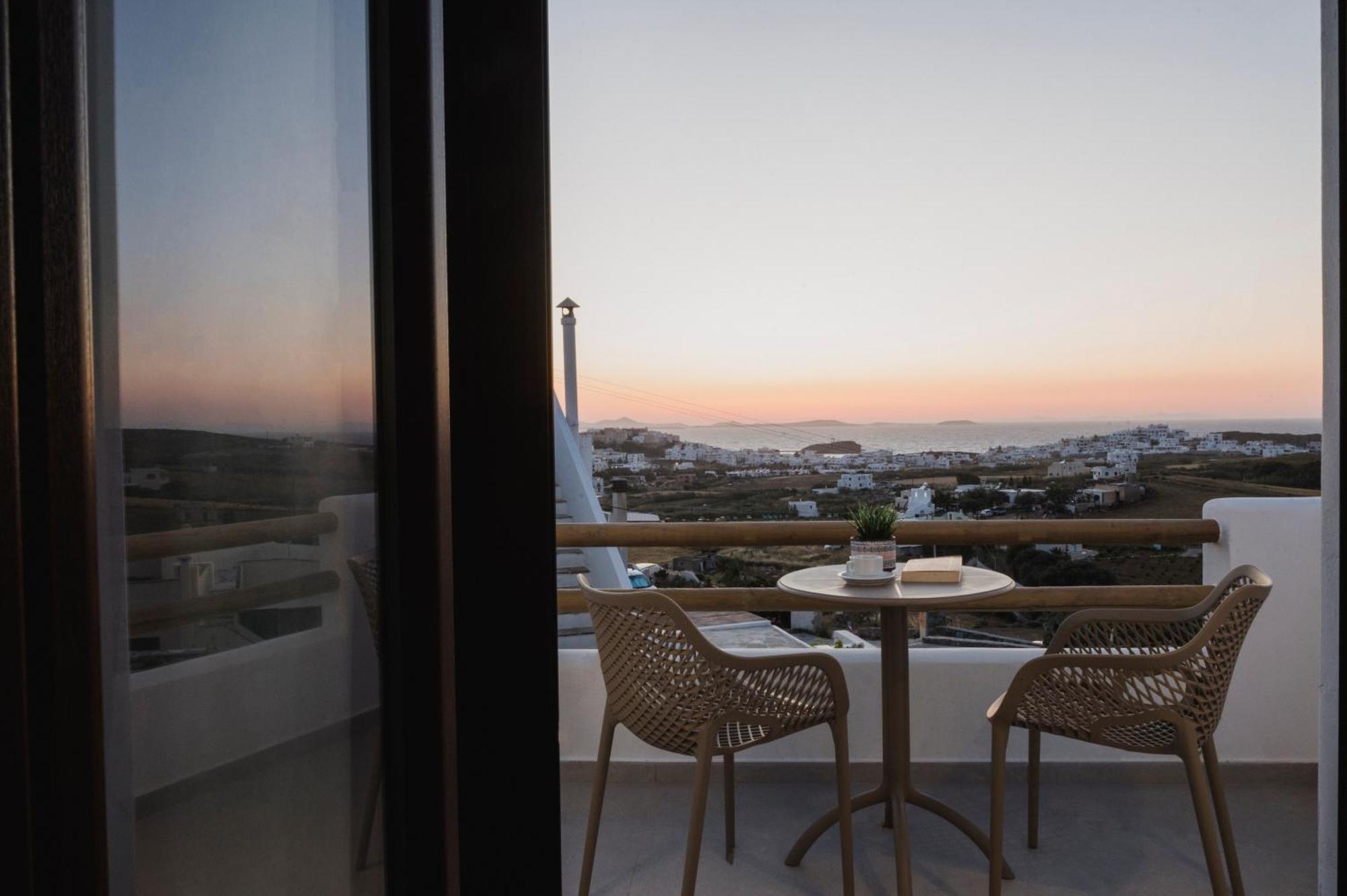 Petros Studios & Suites Naxos City Room photo