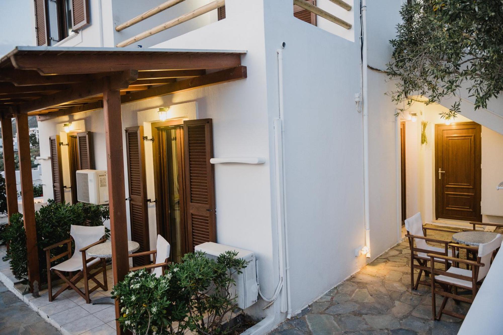 Petros Studios & Suites Naxos City Room photo