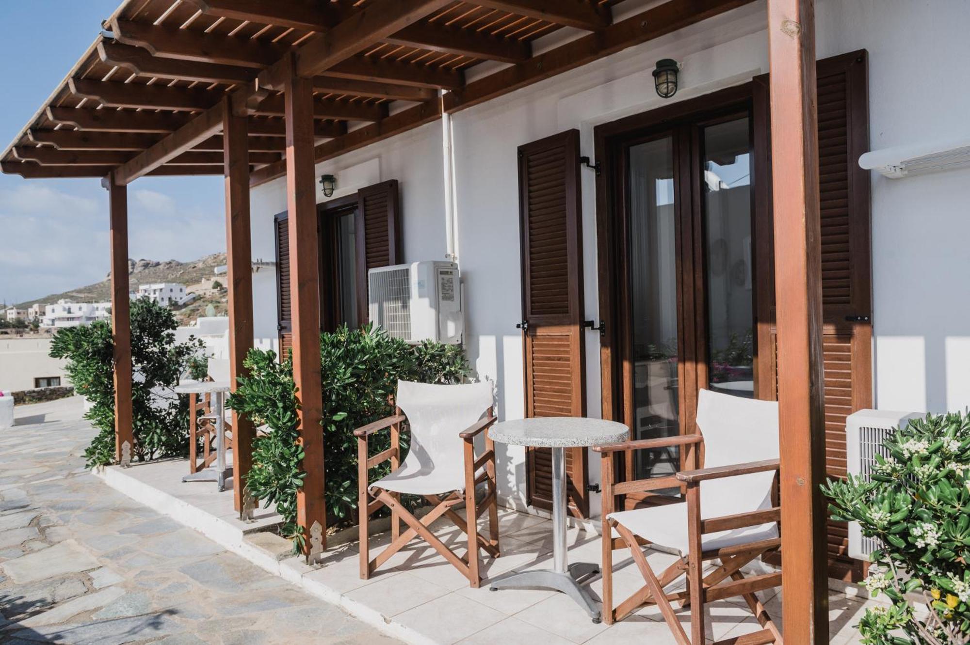 Petros Studios & Suites Naxos City Room photo